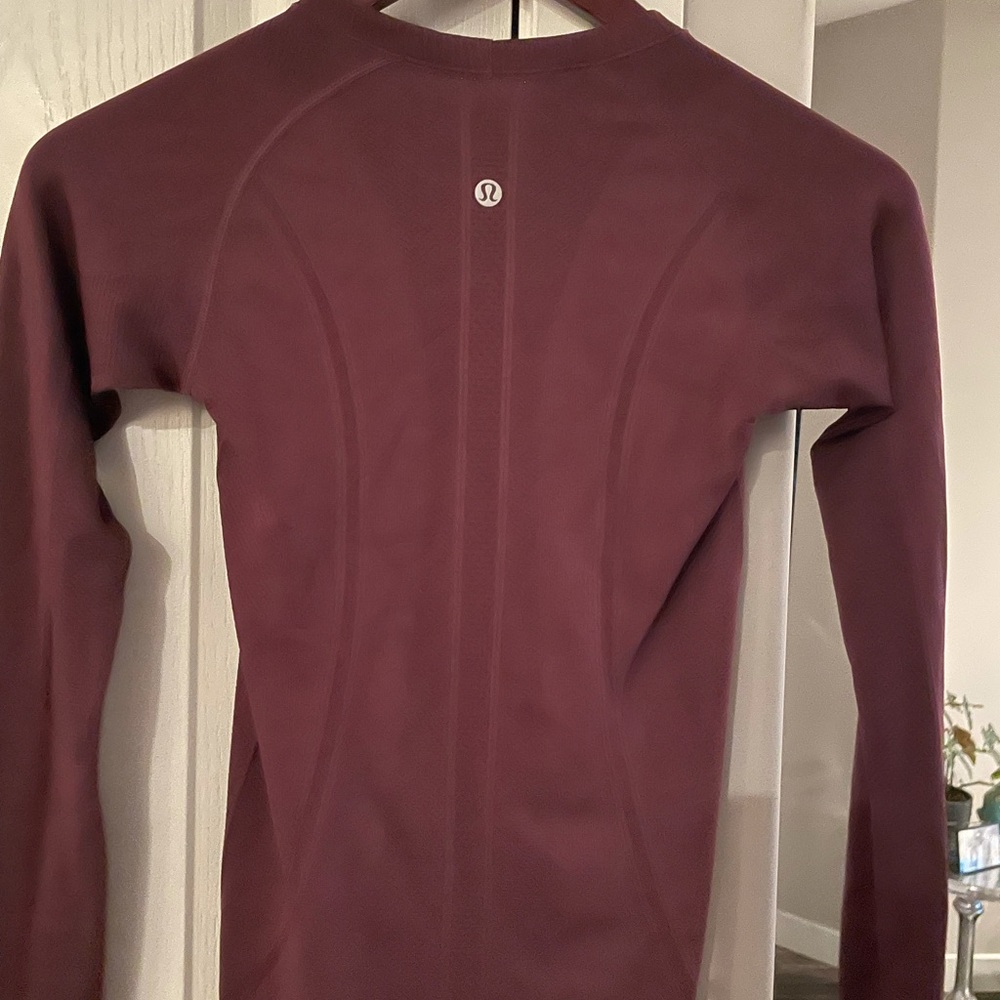 Lululemon long sleeves. Swiftly Tec.